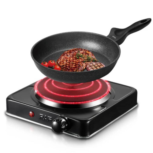 rechaud-electrique-raf-r8010ab-plaque-cuisson-1000w-noir-1024x1024 Réchaud électrique unique noir RAF à côté de sa boîte de présentation illustrée d'une poêle de cuisson