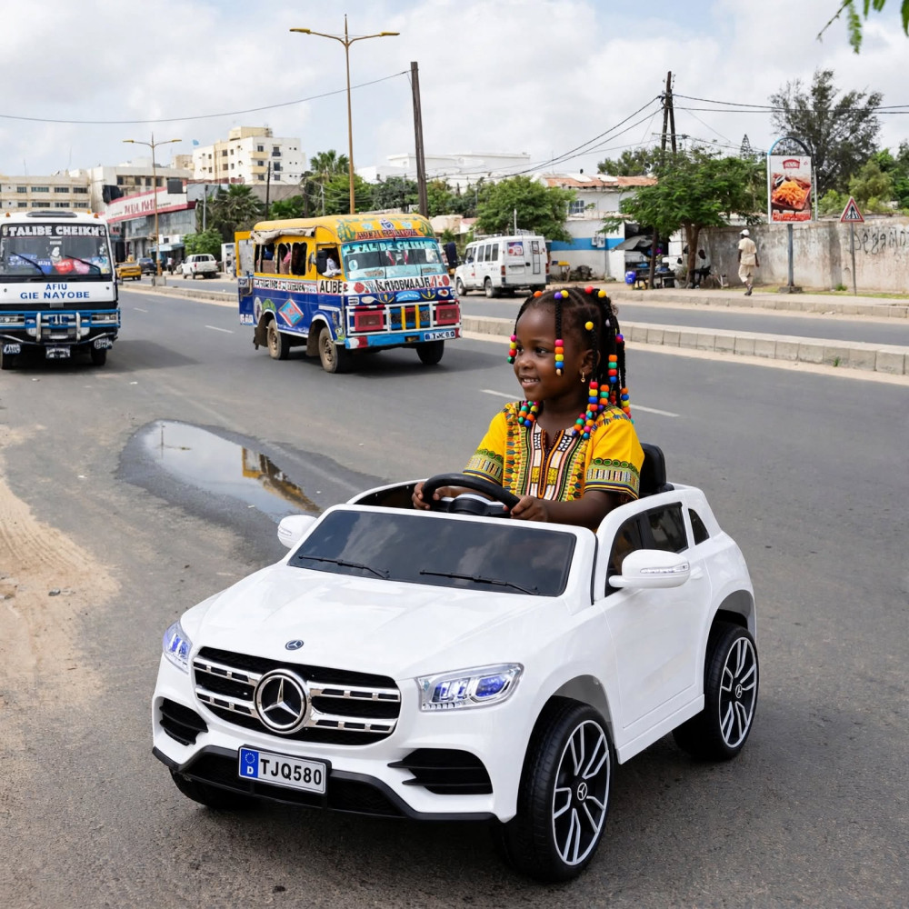 Voiture Électrique pour Enfant Type Mercedes-Benz GLA - Blanc Pur Voiture Électrique pour Enfant Type Mercedes-Benz GLA - Blanc Pur