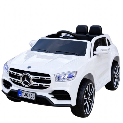 Voiture électrique enfant type Mercedes GLA blanche TJQ580 Voiture électrique blanche pour enfant inspirée du modèle Mercedes-Benz GLA avec plaque TJQ580 et calandre chromée sur fond blanc