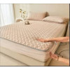 Ensemble couvre-lit matelassé beige velours avec taies d'oreiller - 3 places