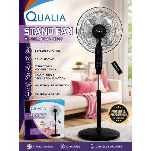 Ventilateur sur pied noir Qualia avec écran tactile affiche dans un salon moderne lumineux a cote de sa boite d'emballage et de sa télécommande
