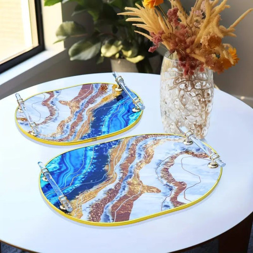 Plateau décoratif de service ovale effet marbre bleu et doré de dimensions 40x26x5 cm disponible sur Mbectemi Market