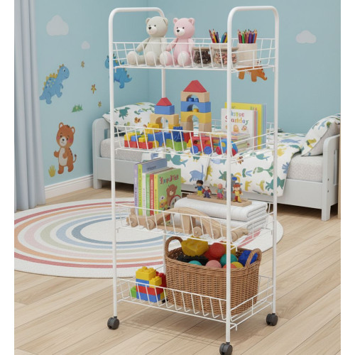Chariot de rangement blanc à roulettes à quatre niveaux avec des produits de beauté et des serviettes