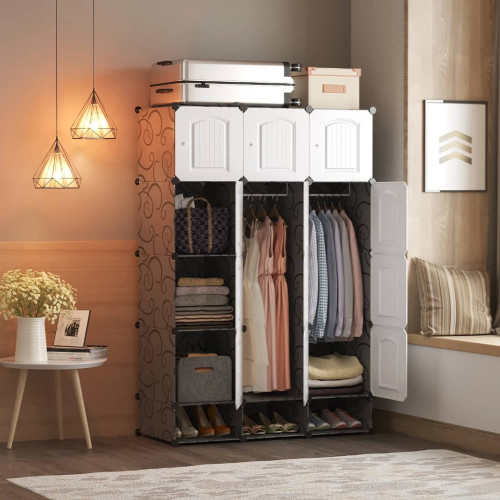 Armoire penderie modulable Mbectemi Market Armoire penderie modulable blanche avec vetements suspendus et rangement chaussures