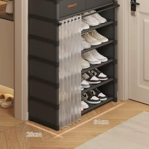 Meuble range-chaussures plastique métal 6 niveaux 64x28cm Étagère range-chaussures en plastique et métal gris anthracite à 6 étages contenant plusieurs paires de baskets avec les dimensions 64cm et 28cm indiquées au sol
