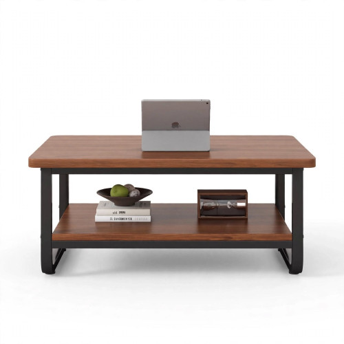 Table basse rectangulaire en bois marron foncé et pieds en métal noir avec une théière posée sur le plateau supérieur dans un salon