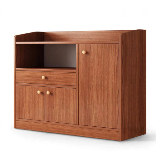 Meuble buffet bas de cuisine en bois marron avec un tiroir, trois portes fermées et une niche ouverte accueillant une machine à café et une bouilloire