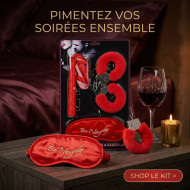 Ensemble de Jeux Intimes 3 Pièces - Menottes Fourrure, Fouet Lanières et Masque Satin - Rouge Passion