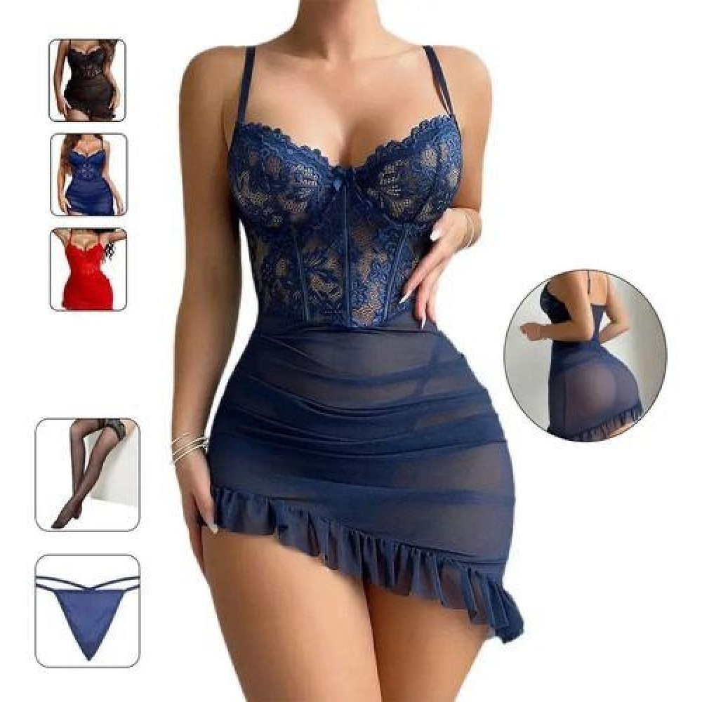Femme debout portant une nuisette courte bleu roi avec un haut corset en dentelle et une jupe en voile froncé à volants